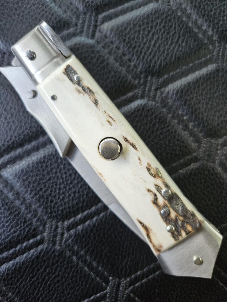 Beautiful handmade "Antonio contini " Deer horn Italian style switchblade