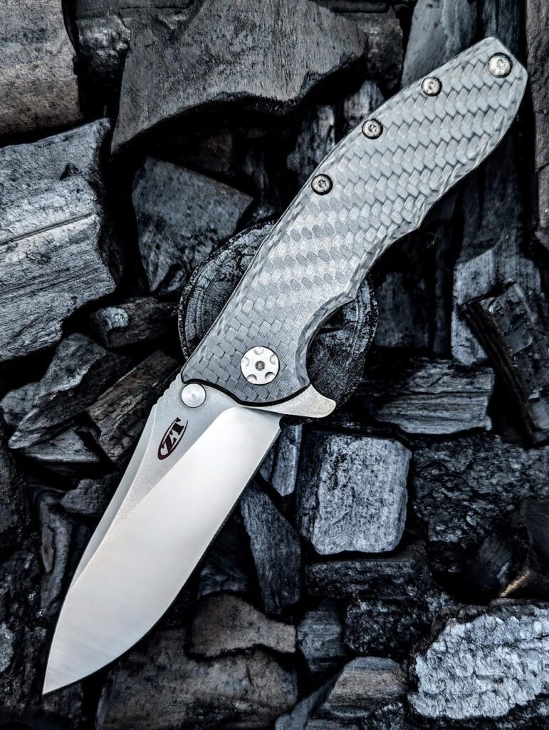 Zero Tolerance 0562CF (Hinderer design)