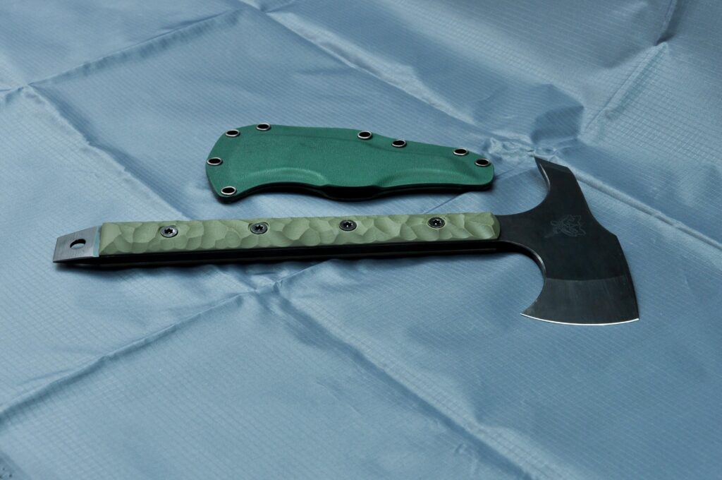 Second tomahawk from my new batch, the Baby G! Not a knife, but it cuts