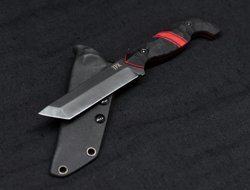 Another one of my weird handle tantos, hope you like it! 80CrV2 steel with G10