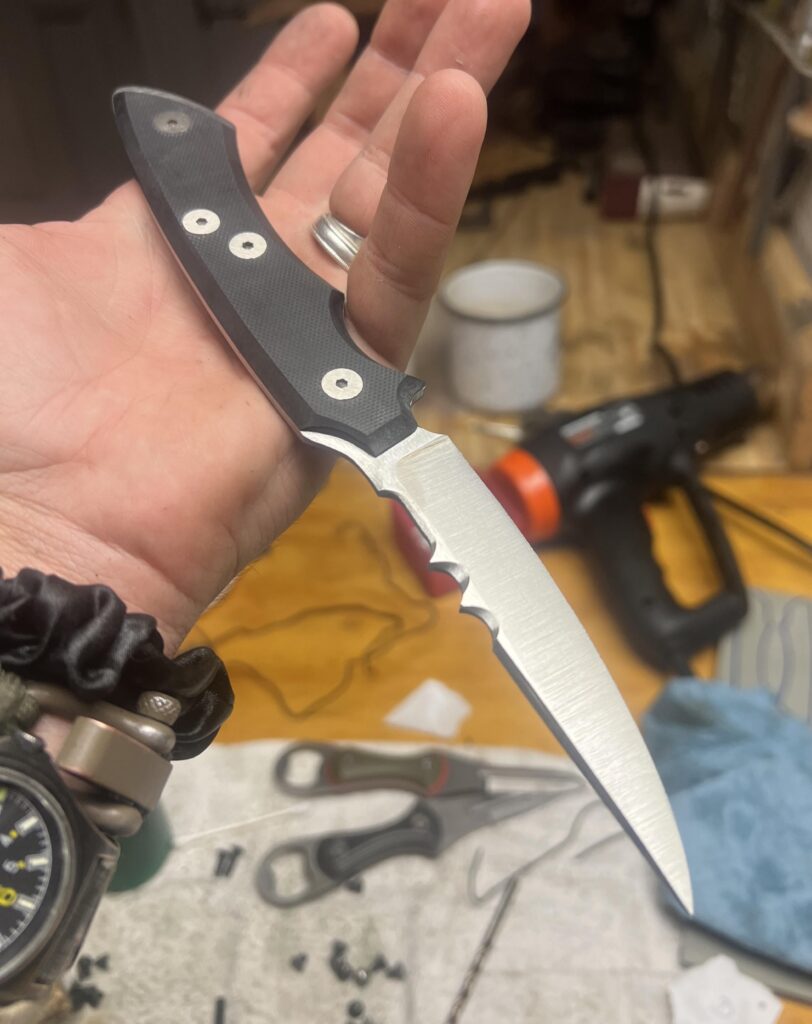 Gentleman’s version of the modified Phrike. 8670 steel, stainless hardware, thin G-10 handles. Needs sheath next.