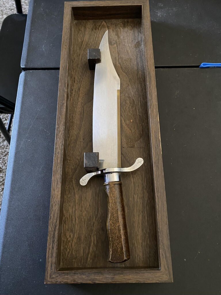 Found this at a pawnshop, what kind of knife is it?