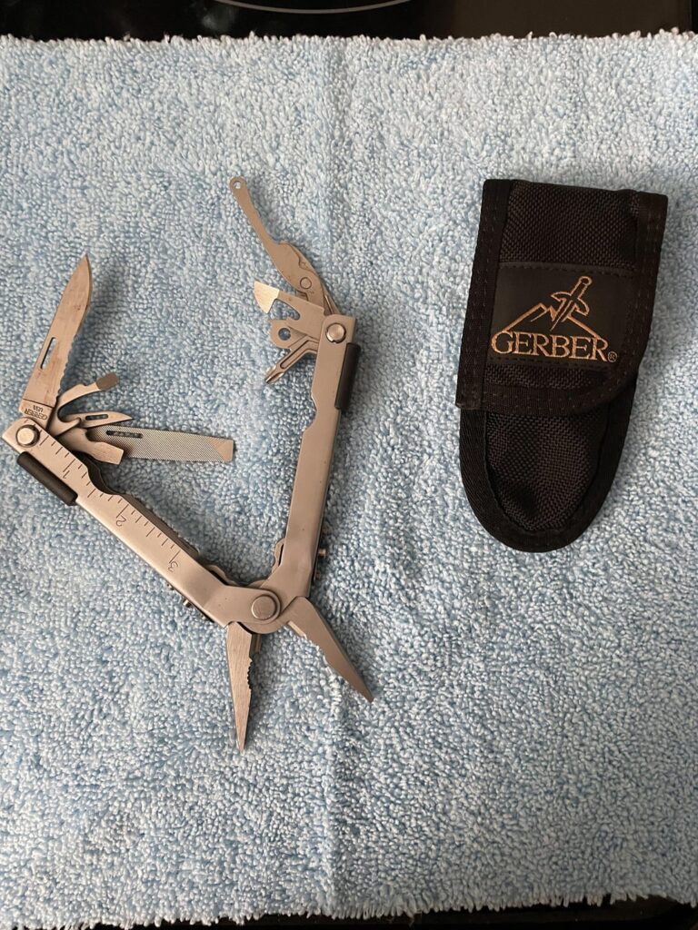 Could somebody help me identify the model of this guy? Thanks