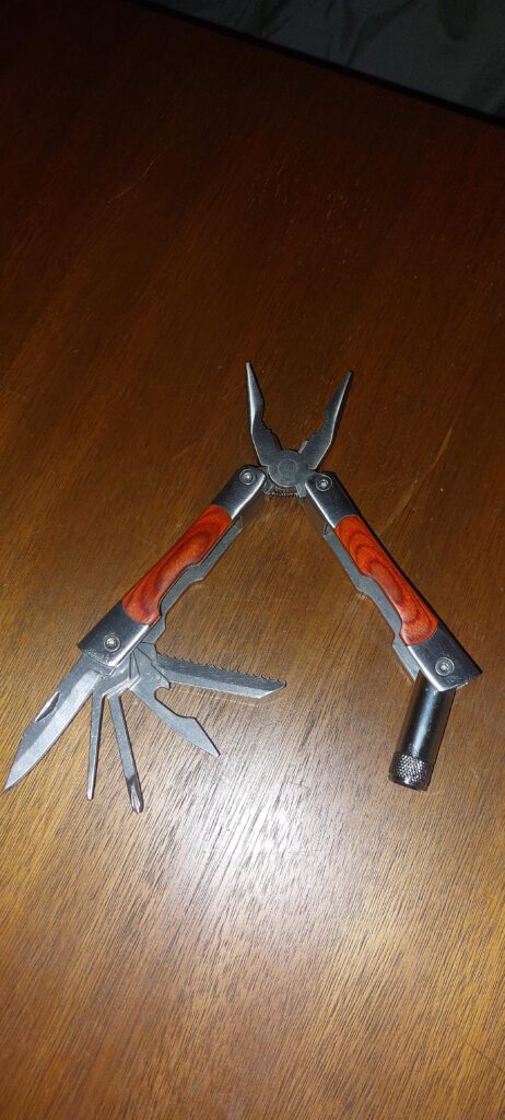 Does anybody know what this multitool is called?