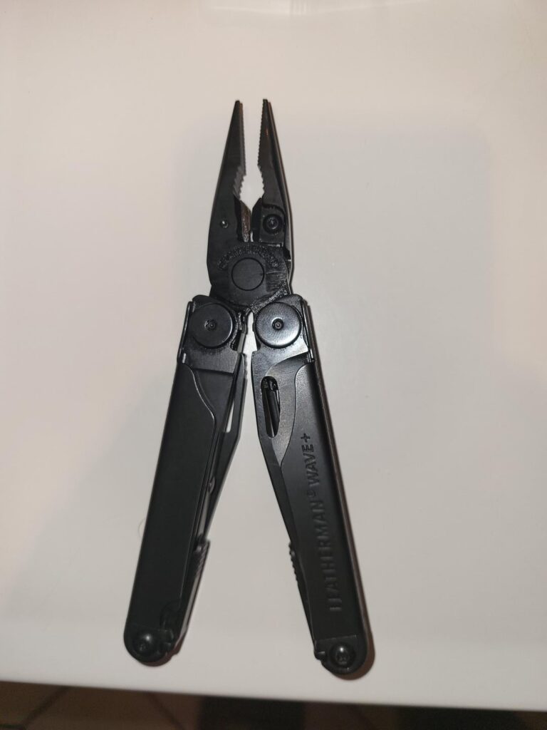 Leatherman wave not worth the price difference compared to multiforce.