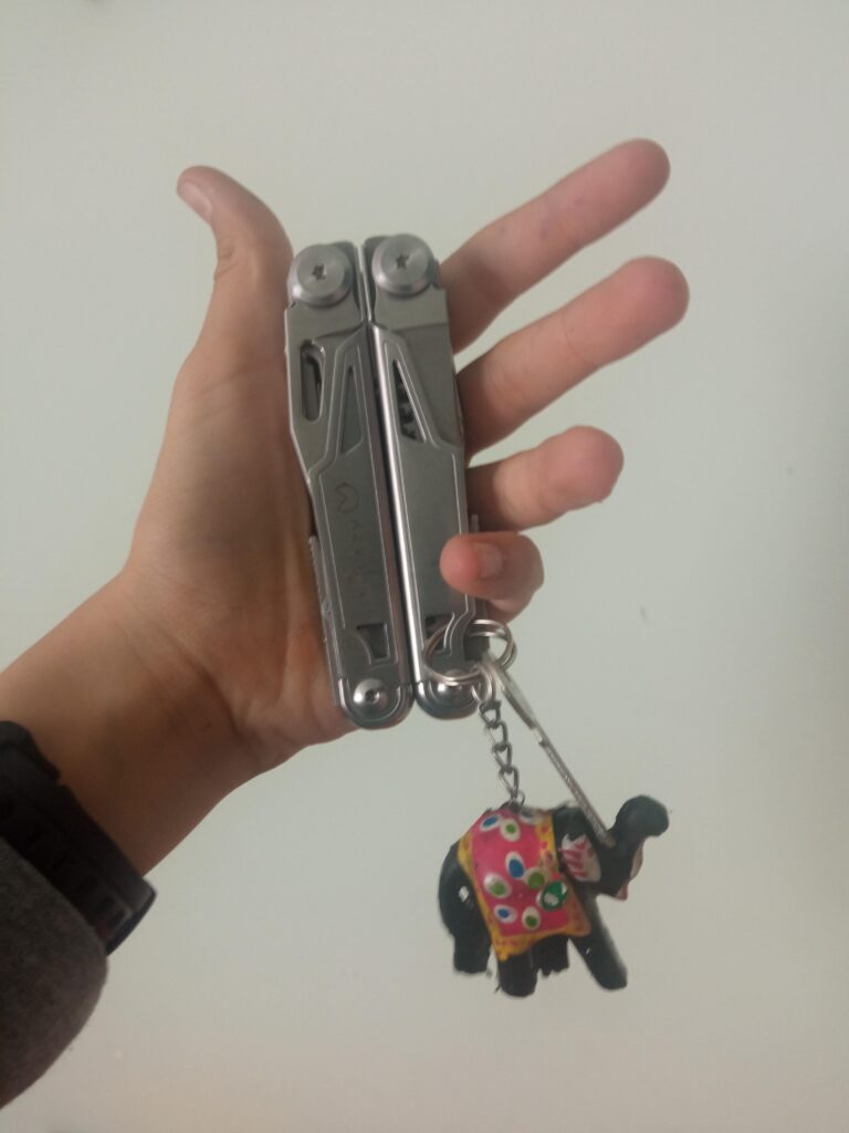 Key chain tool (It's heavy)