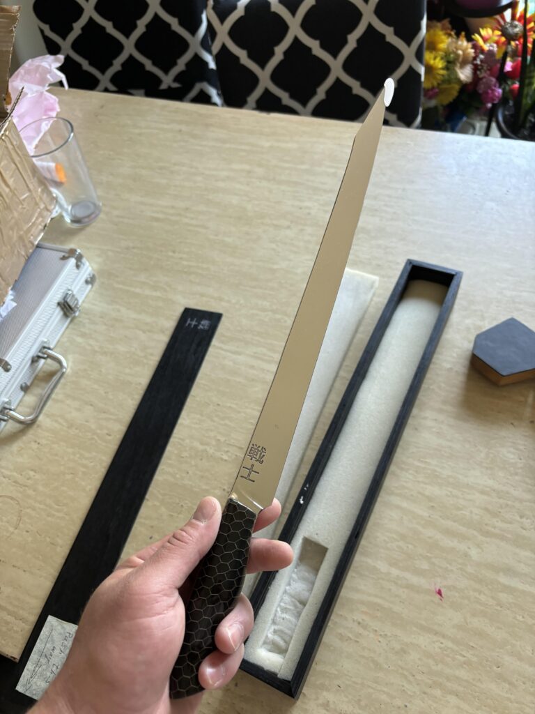 My custom carving sword has finally arrived 😁😁