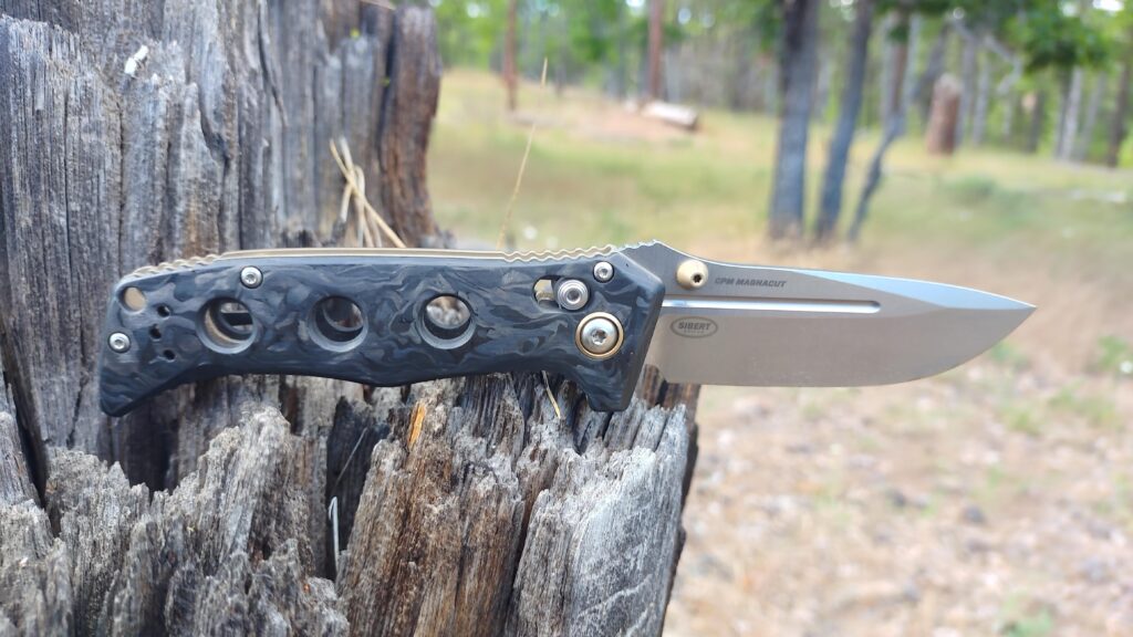 The 273-03 mini Adamas in shredded carbon fiber & Magnacut
