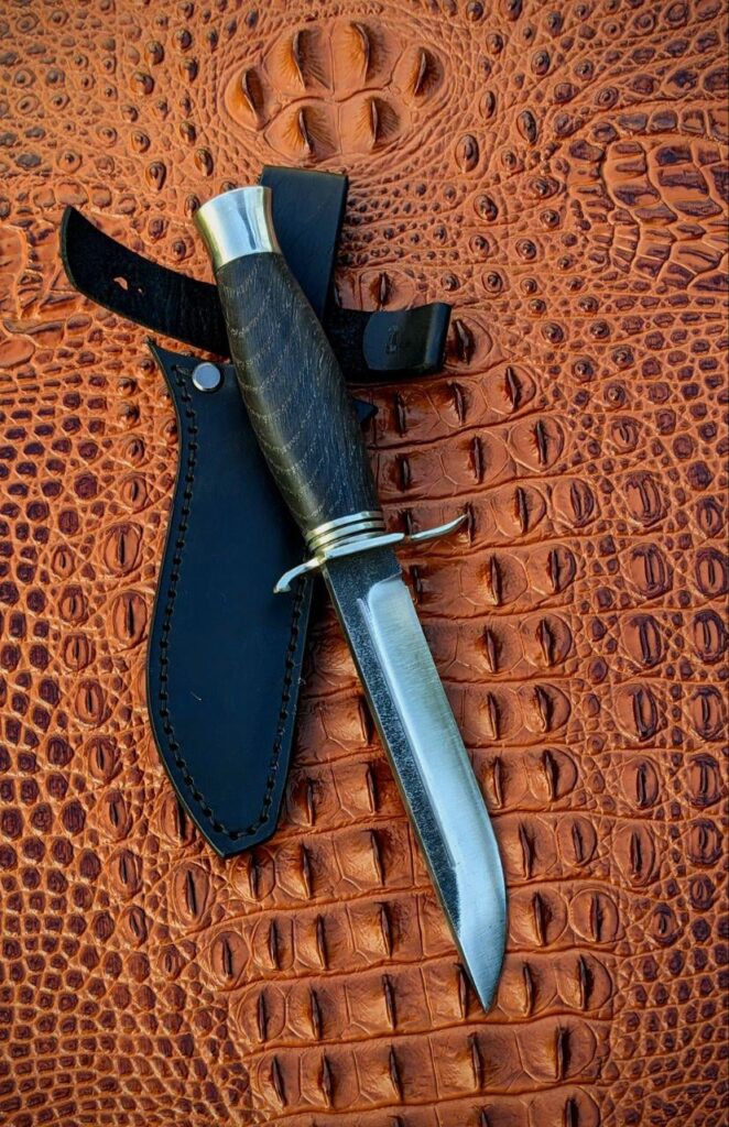 This is my first time ever I didn't clean scales on a blade. I think it looking pretty well, I feel like yeah when I am looking on it. What do you think of it? Should I consider making more of these in a future?