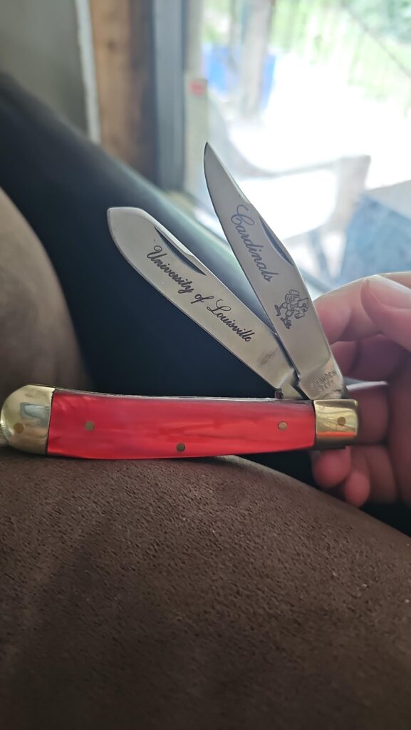 This is a better view of the knife Someone asked for better lighting