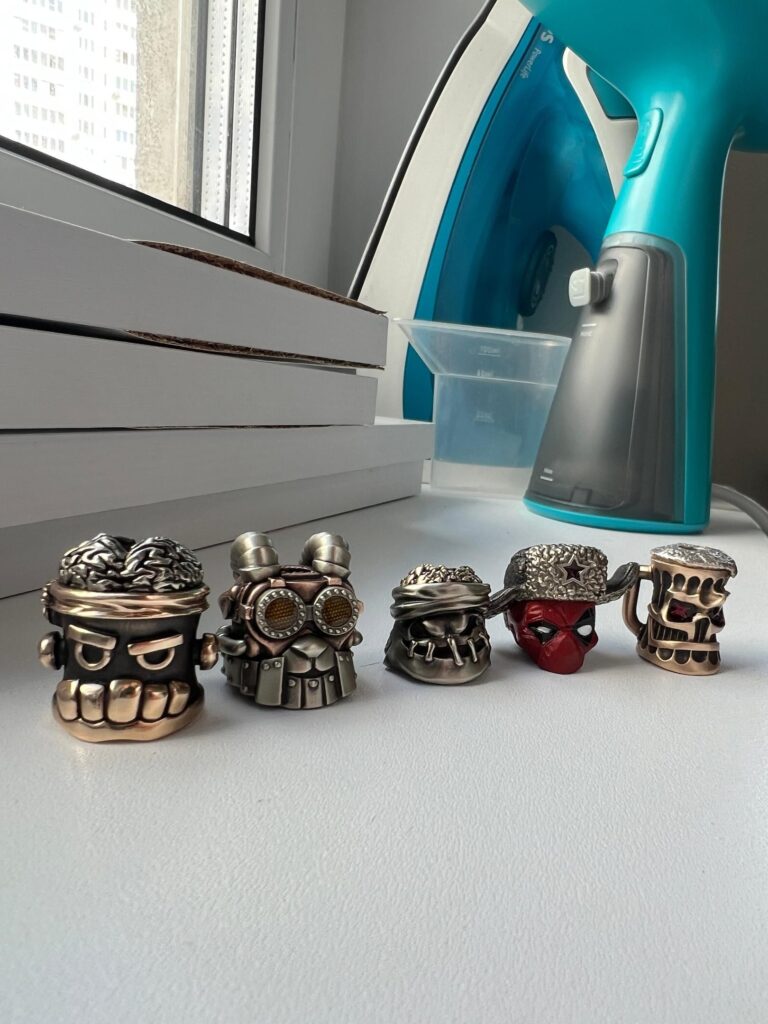 New knife beads in my collection.