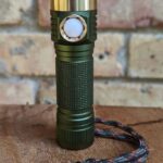 Showing off!! This Green/Copper D4V2 is stunning, I choose the 219B R9080 4500K and it really complements the host so well. The green color is so rich with the copper Bezel and switch ring. If you've been on the fence about this color.. Jump off and grab one.