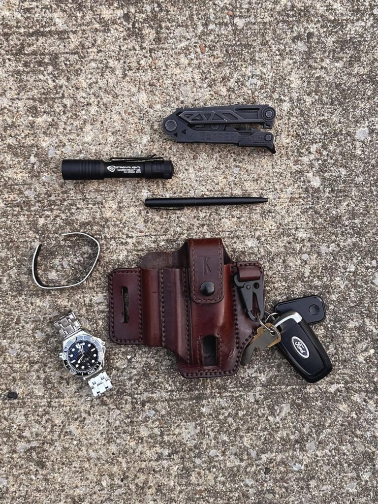 If you’re looking for a good way to carry your stuff tale of knives is where it’s at