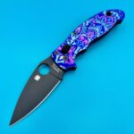 Hi guys I want to buy manix2 but I am hesitant because I have never held one before and I don't know if the knife lock is strong when closing and hurts the fingers like the crossbar locks in the omega spring is very strong