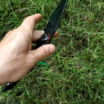 80crv2 and G10/ carbon fiber.