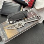 Just got this knife and wondering if anyone knows how this sheath is intended to be used?