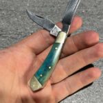 Hey guys it was a gift from a friend and i have no clue what brand it is