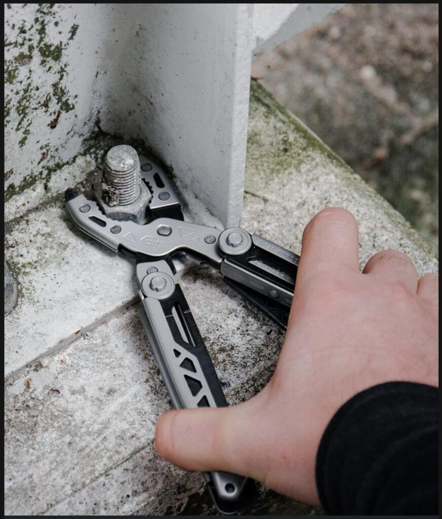 Is this Gerber Dual Force add too ambitious? That bolt looks almost welded!