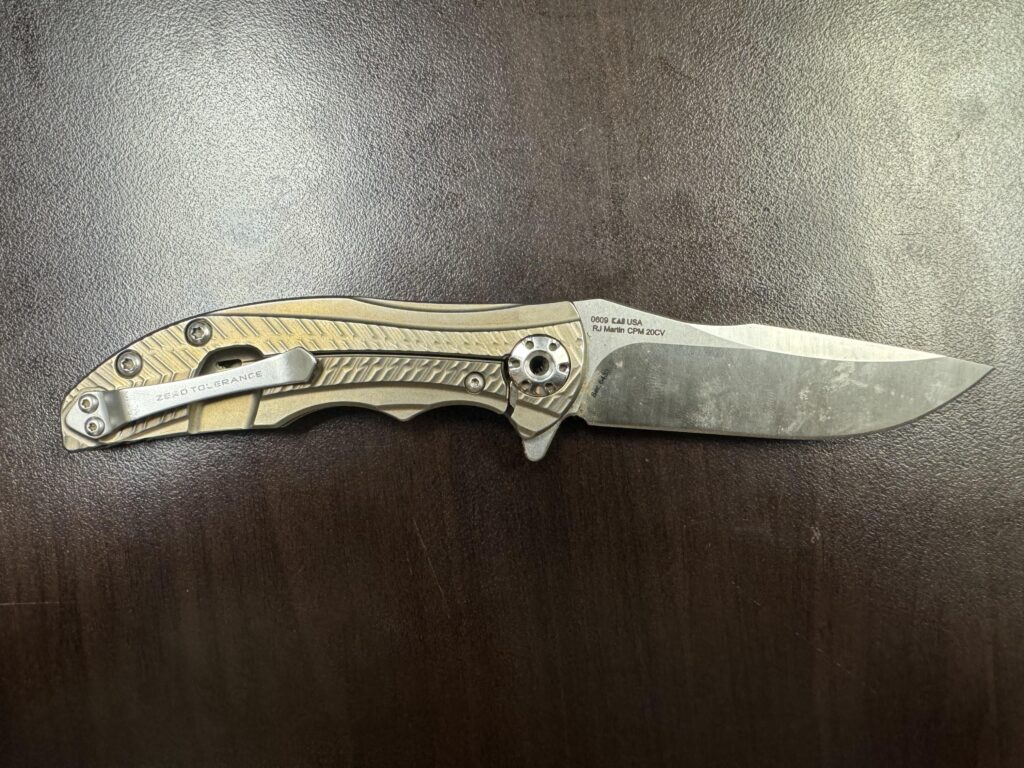 Need help taking apart knife