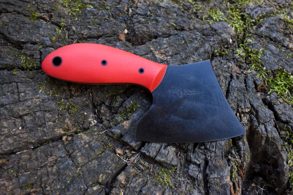 The Hatchlet - your trusty little companion. Kinda cute yet quite handy. 1095, G10 and carbon tubes. How do you like it?