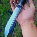 Some video of my latest craft! It is made with Cr12MF, 60 hrc steel. I love how it turned out. What do you think? Should I add a varients in N690 and M390 steel?