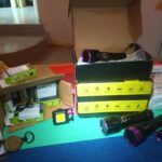 Cheap UVs, COBs and retractable wire carabiners