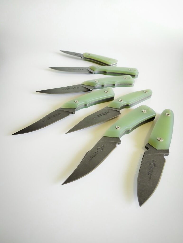 Fixed blade knives / D2 steel / G10