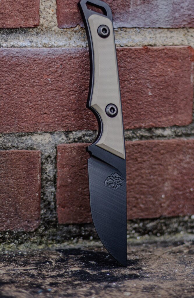Makers Knives Model 1