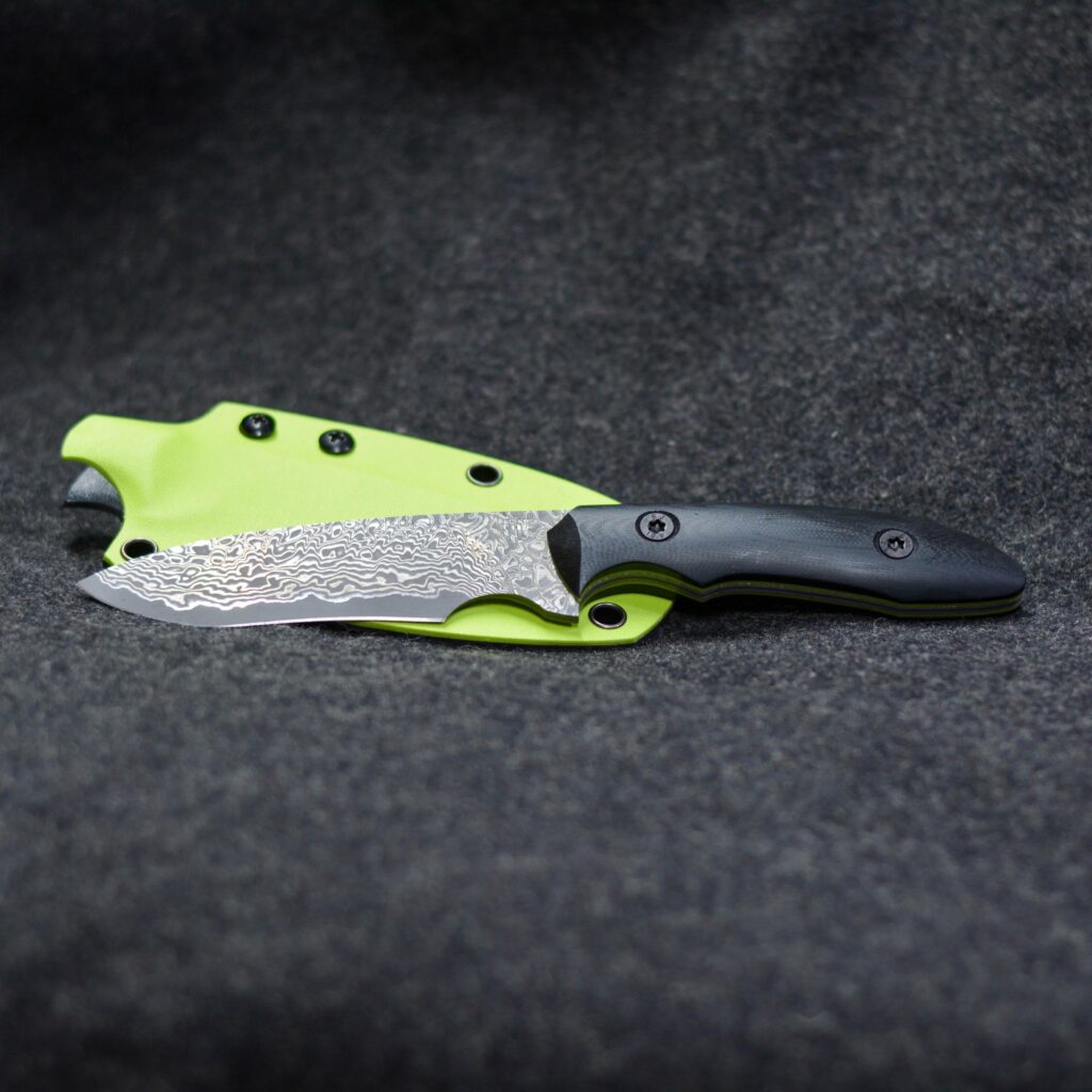 New EDC model in stainless damascus laminate