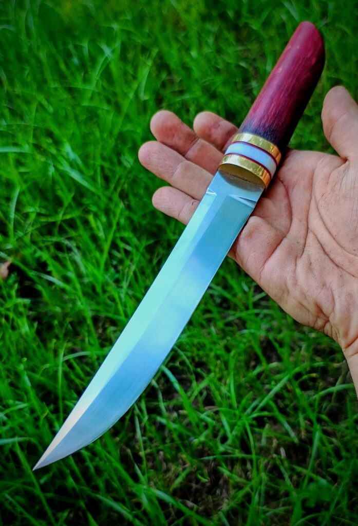 Finished this beautiful Kaiken today for a customer from US. I made it with N690 steel, ht to 60 hrc with cryo. Red colored stabilized Karelian Birch, brass, micarta. I absolutely love it. I priced it at 220 usd, do you think it is fair price for a craft like this?