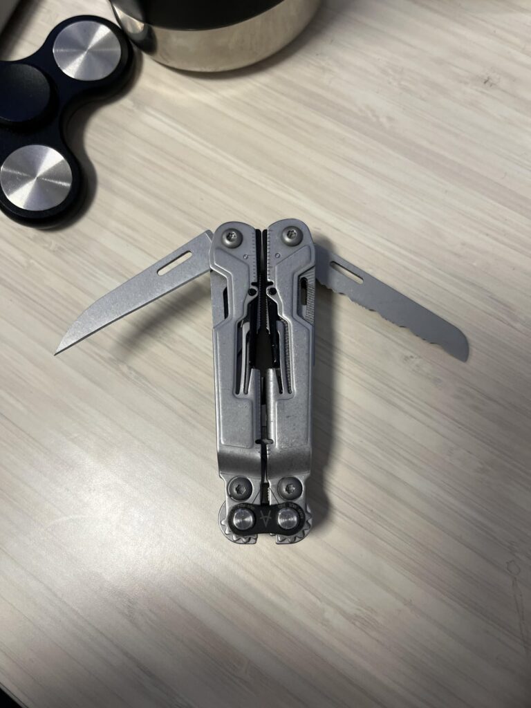 SOG Powerpint serrated and straight edge swap for easier opening