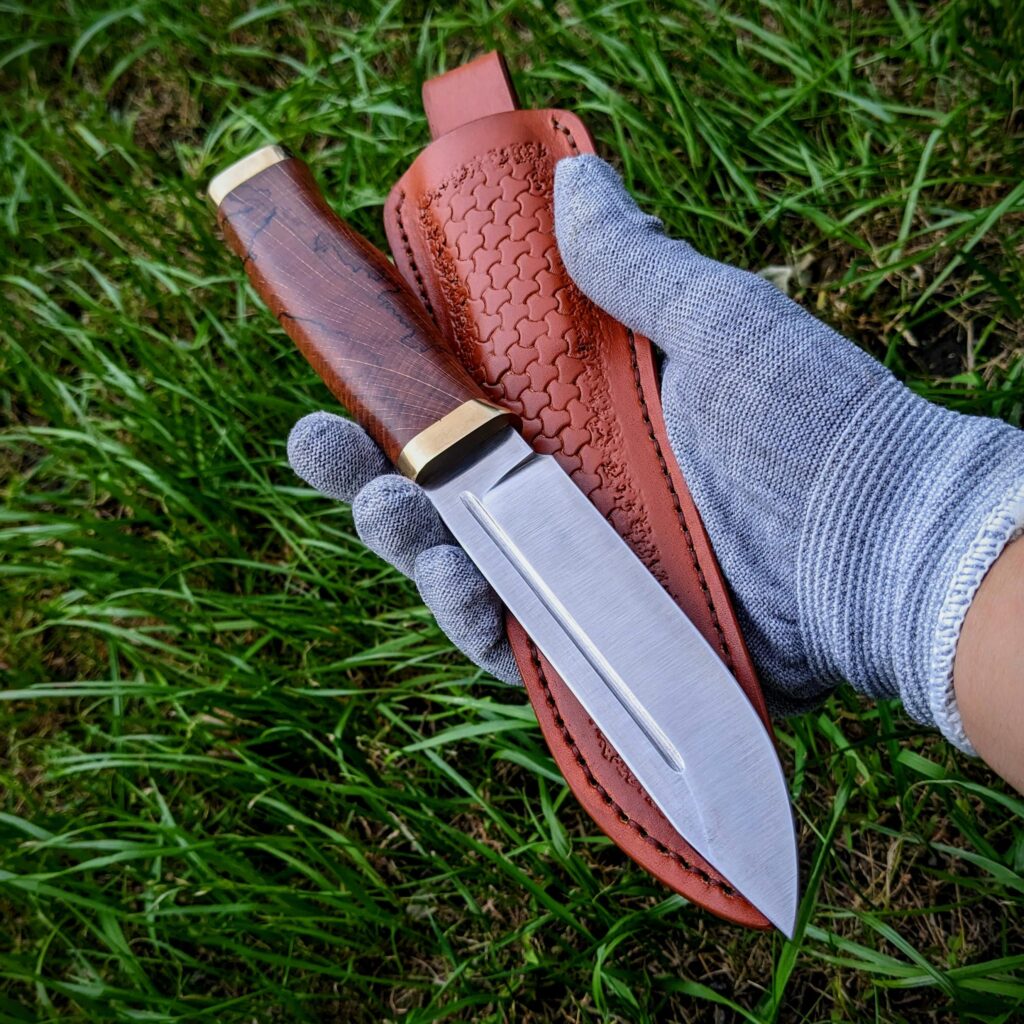 Finishing custom commission on CPM-10v, 63 hrc knife. I absolutely love how it turning out. What do you think of it?
