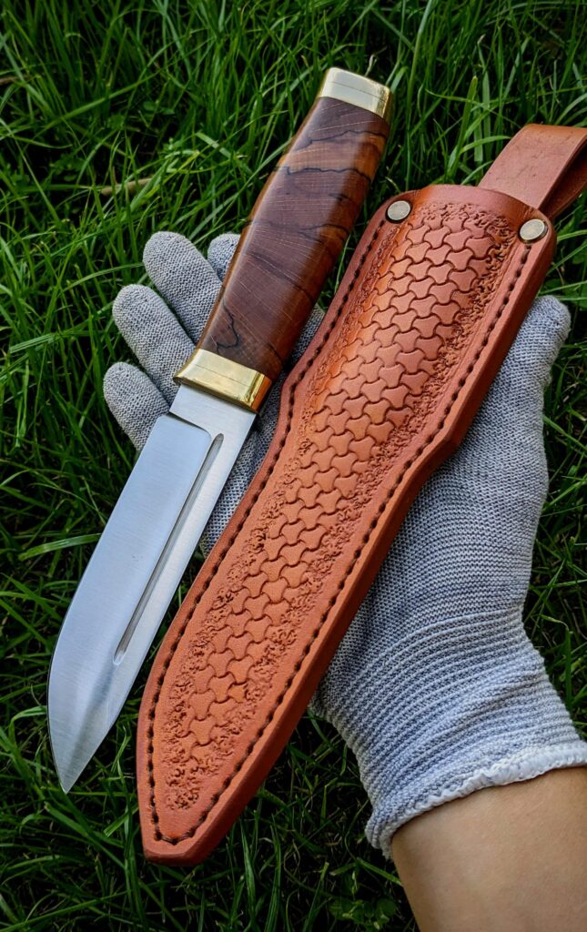 Just finished the sheath for my latest commission. Hand embossed and hand stitched. I really love the results. Genuine question, how much should I charge for the sets like this?