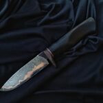 Recently finished this little hunter with an African blackwood handle and a Cu Mai blade. What do you guys think?