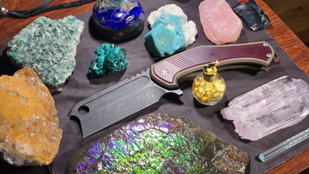 Knives and Minerals