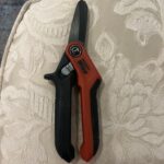 is there a multi tool built around sturdy scissors rather than pliers?