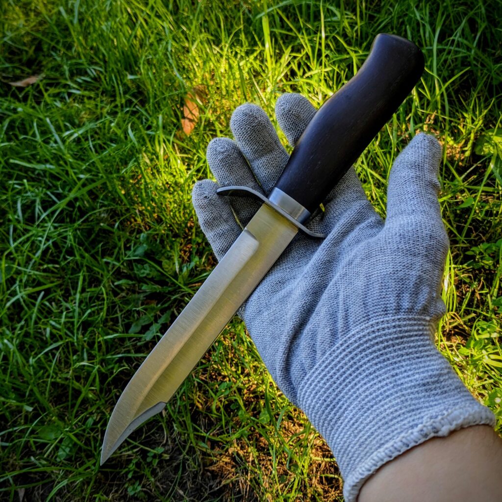 So I was commissioned to make a replica of NR40 knife. M390, 61 hrc, stabilized black hornbeam. I think it is a pretty cool to make something new, what do you think of it? P.S. guard is not upside down, it is an original design.