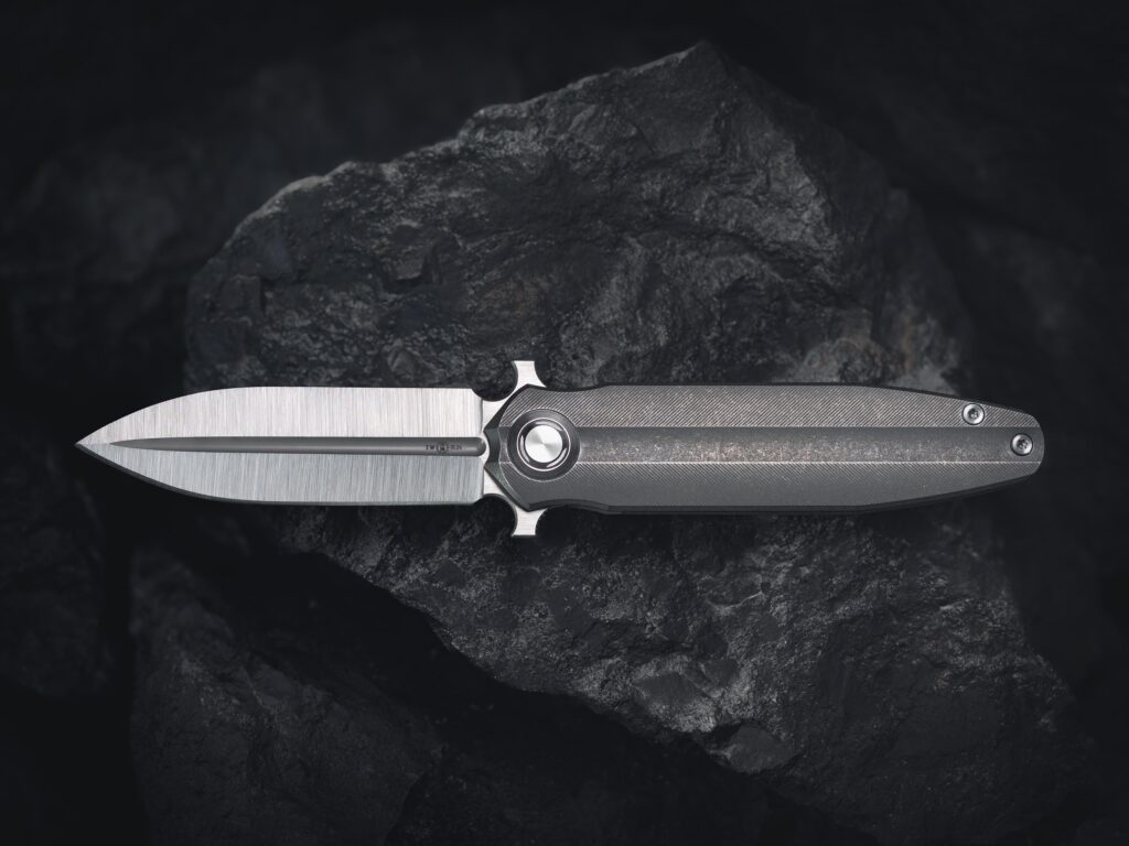 Dramatic flair for a dramatic knife: The Twosun TS307