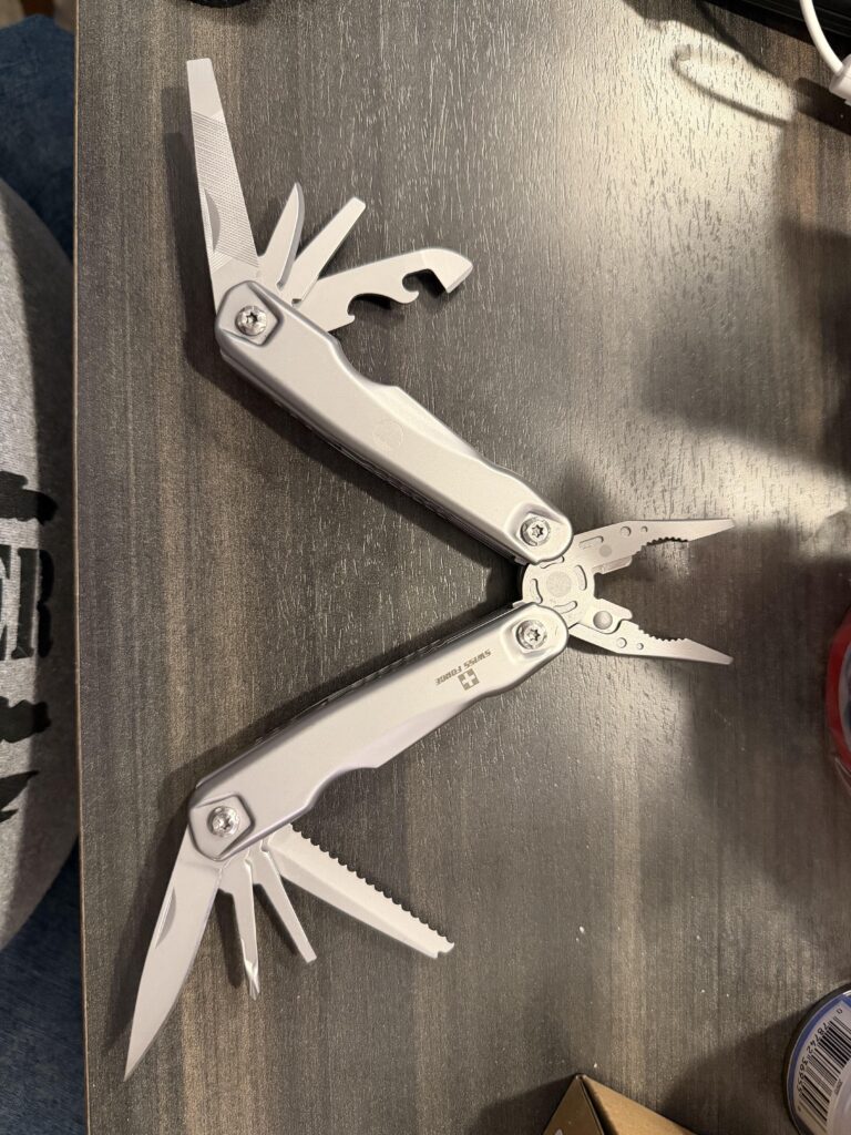 Can anyone identify the model?