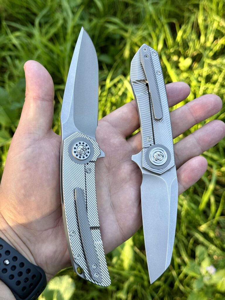 A matching pair of Skiffs