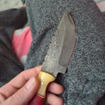 How to remove stains/gunk on the blade?