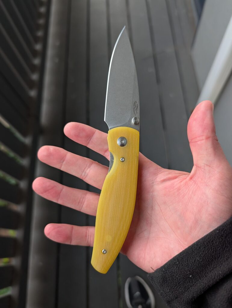Carrying the TRM Atom (Magnacut). Love this knife!