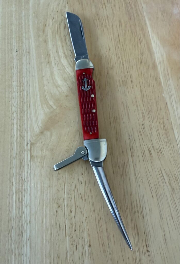 Picked up this Rough Rider Marlin Spike knife