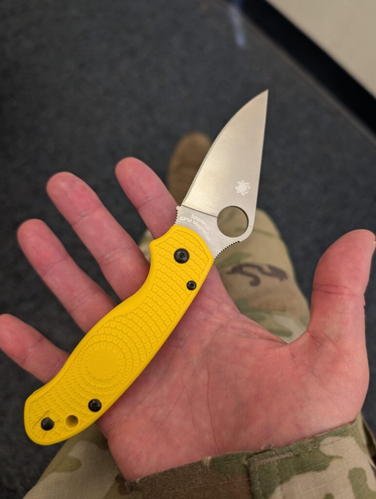Carrying the Spyderco Para 3 Salt (Magnacut) today