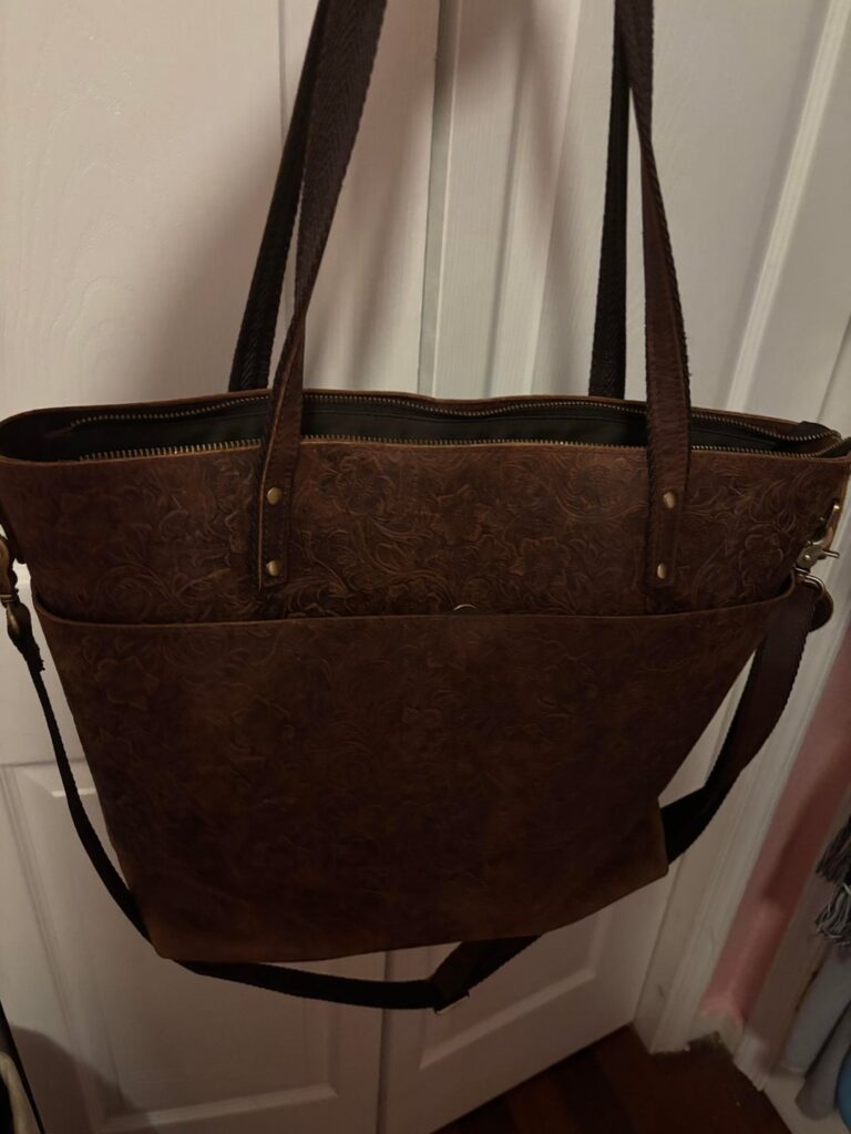 First Reddit post! What’s does my bag say about me?