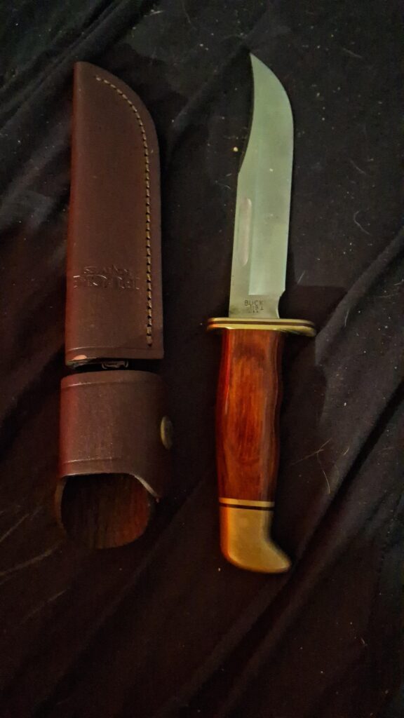 Idk what to do for a title but thought this knife was cool fixed blade with sheath
