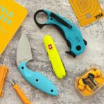 How many knives do you usually carry?