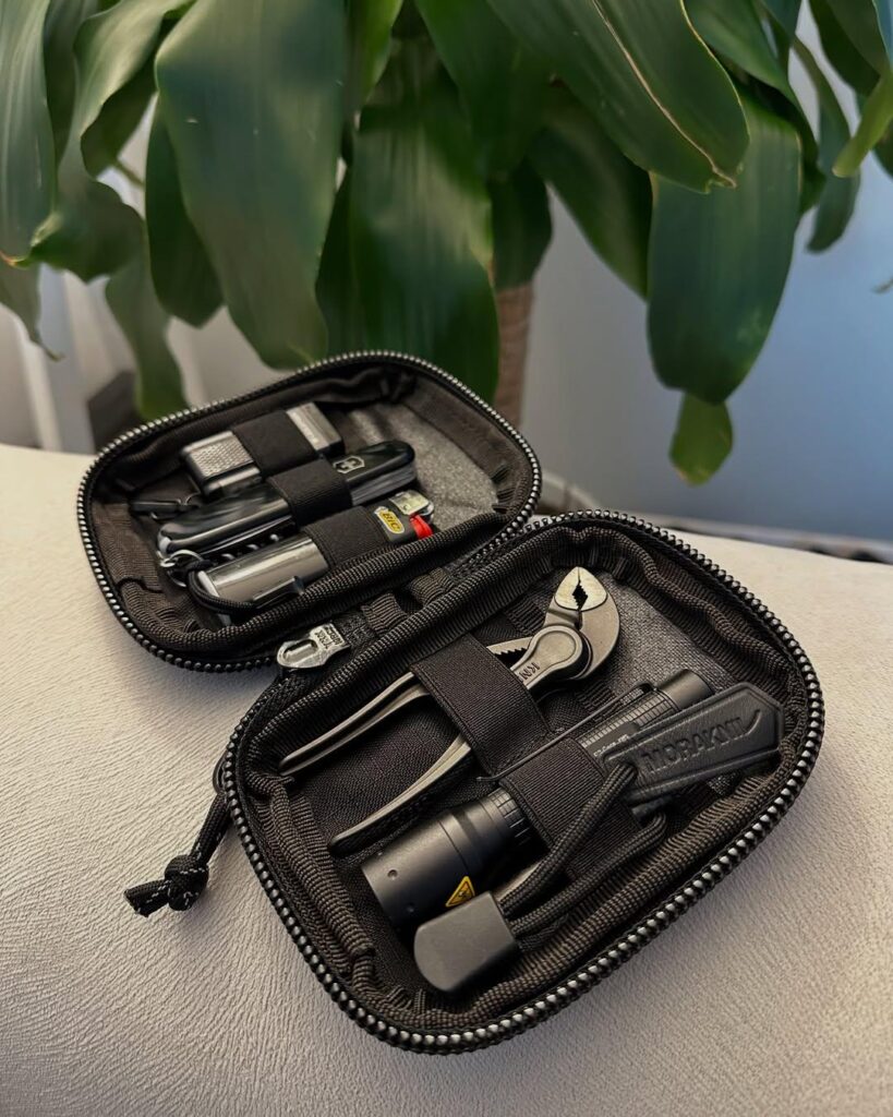 My EDC equipment just arrive and its the best for minimalist carry