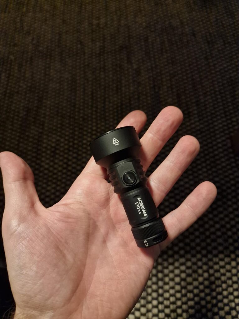 (NLD) Acebeam E10 2.0 (CREE XP-LR emitter) - First Impressions + Beamshots🔦🫘