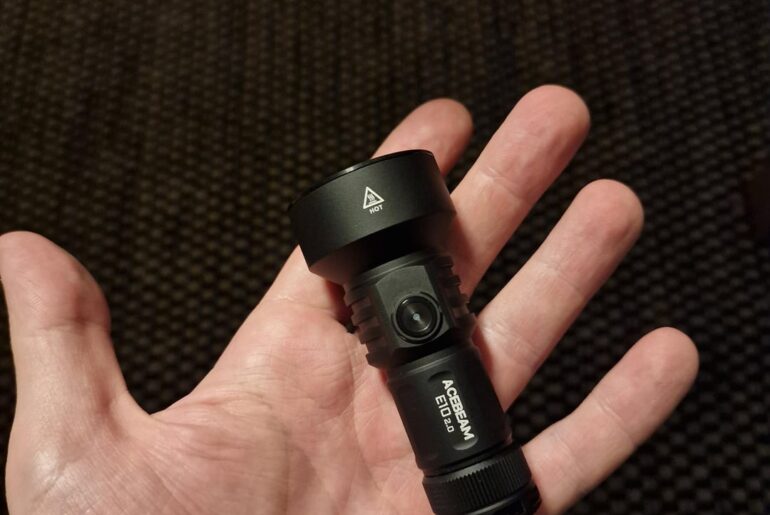 (NLD) Acebeam E10 2.0 (CREE XP-LR emitter) - First Impressions + Beamshots🔦🫘